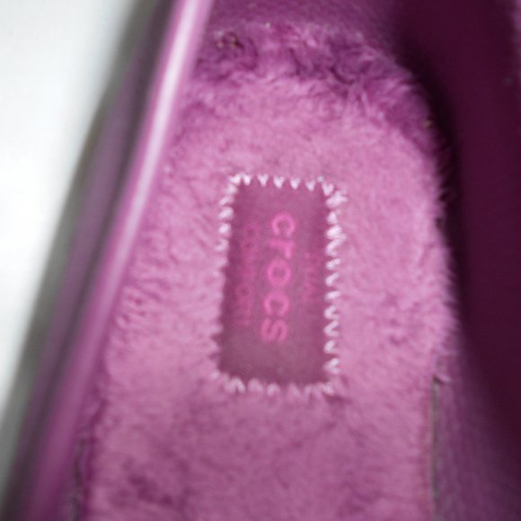 Fuzzy lined Croc flats 8W - Picture 3 of 3